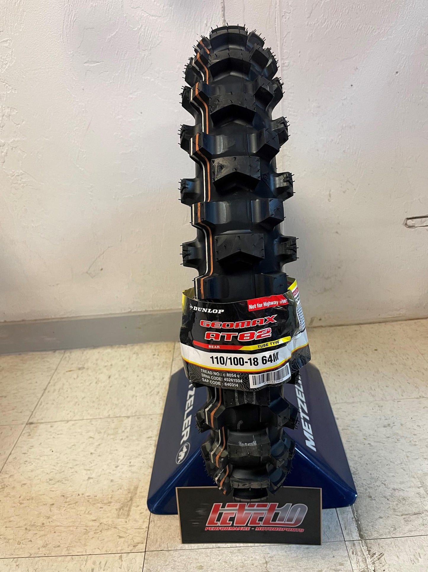 DUNLOP Tire - Geomax AT82