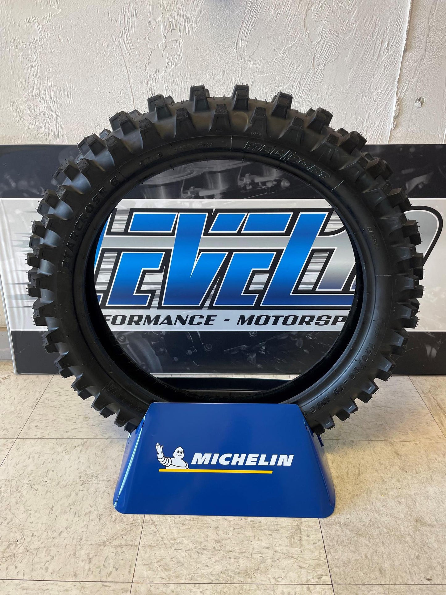 MICHELIN Tire - Starcross® 6 Medium Soft - Rear