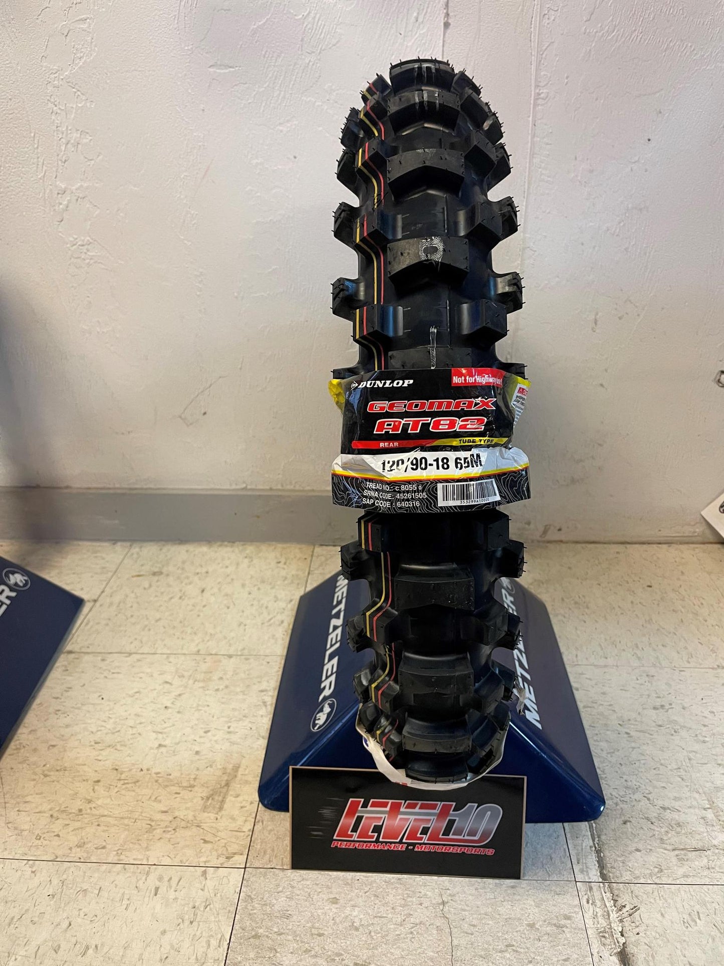 DUNLOP Tire - Geomax AT82