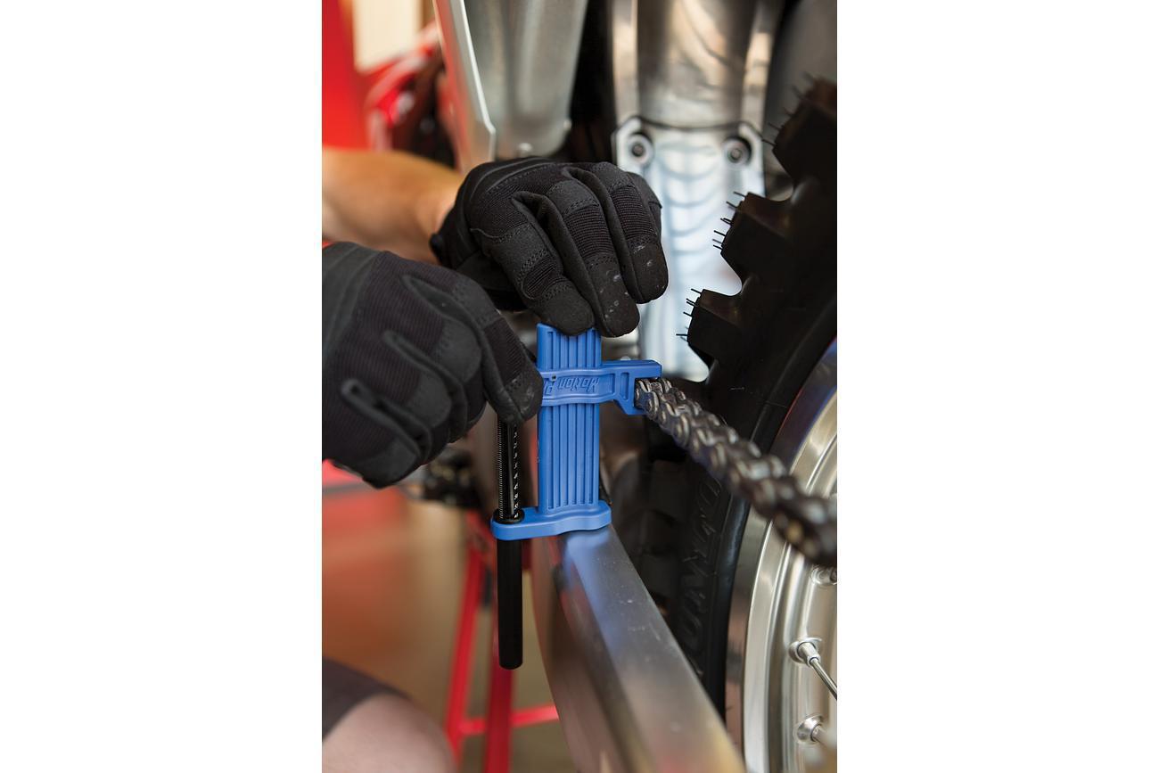 MOTION PRO Slacksetter Pro™ Chain Slack Setting Tool 08-0674