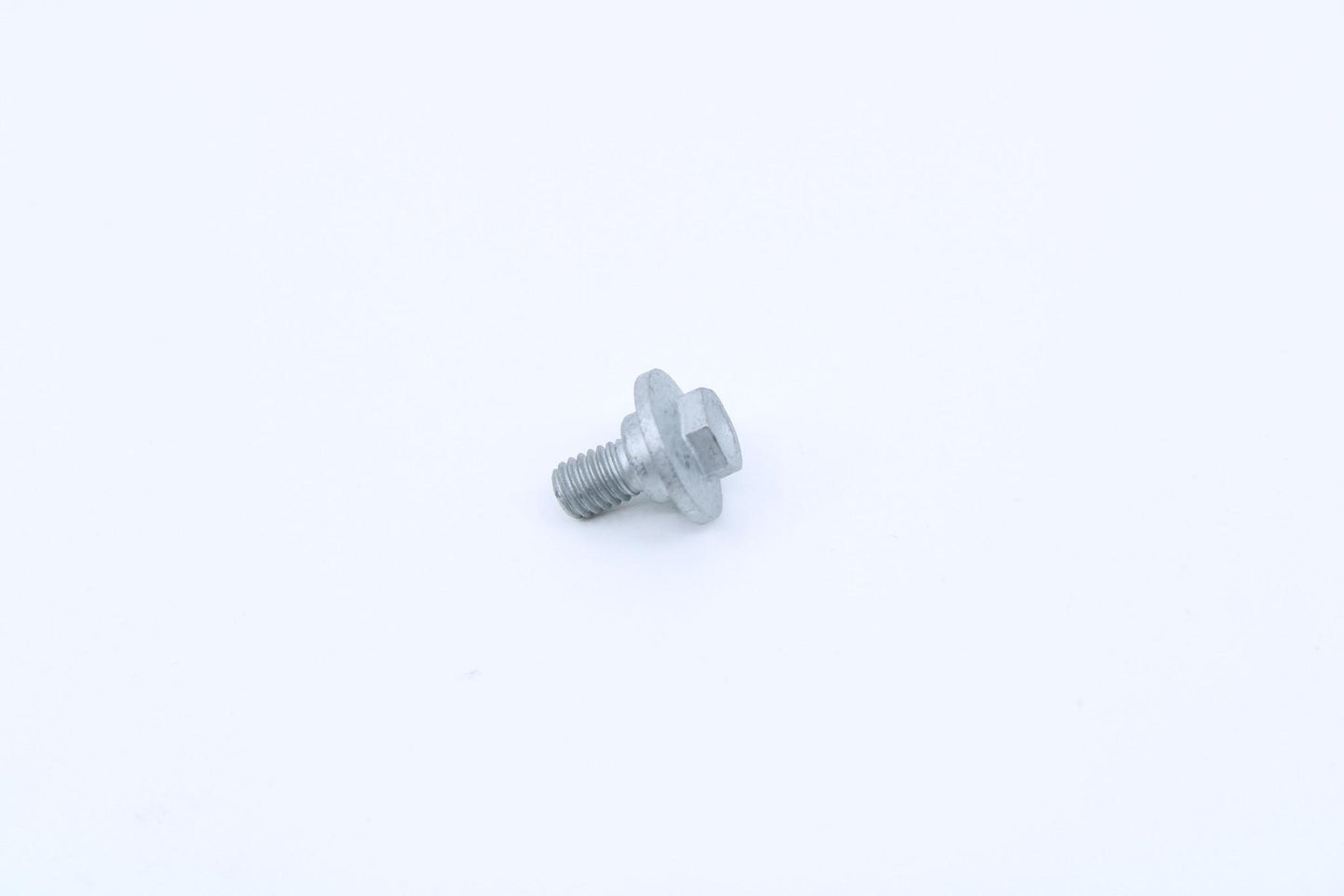 BETA SPECIAL BOLT M6x8  037-430280-000