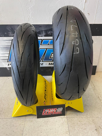 DUNLOP Tire - Sportmax Q5A - Front - 120/70ZR17 - (58W) + Rear - 190/55ZR17 - (75W) (SET)